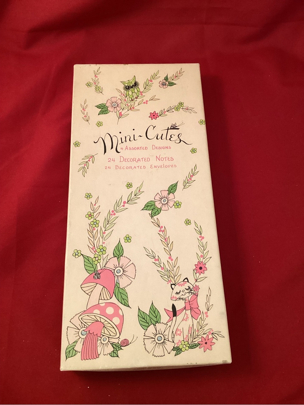 Vintage stationery assorted designs sheets and envelopes Made in USA